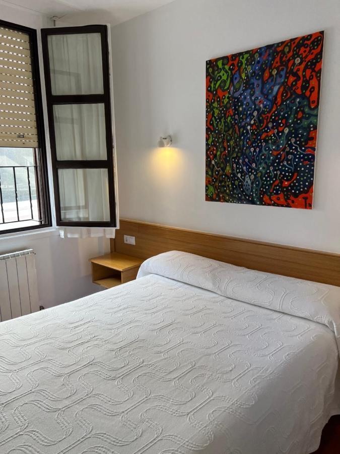 Pension Zeus Barakaldo Esterno foto